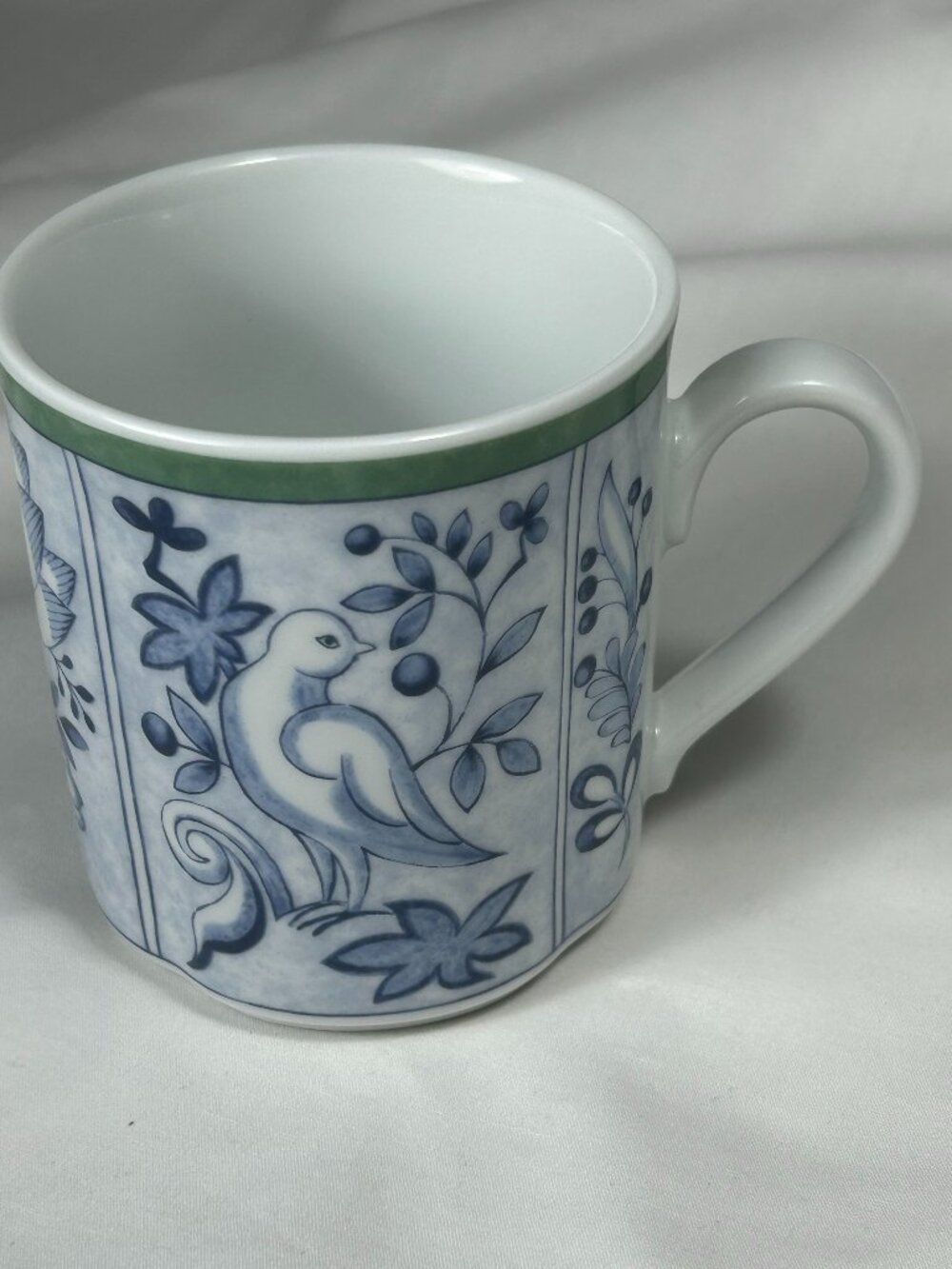 Villeroy & Boch Germany coffee mug. blue birds and floral art